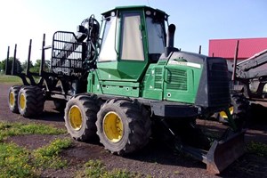 2015 John Deere 1110E  Forwarder